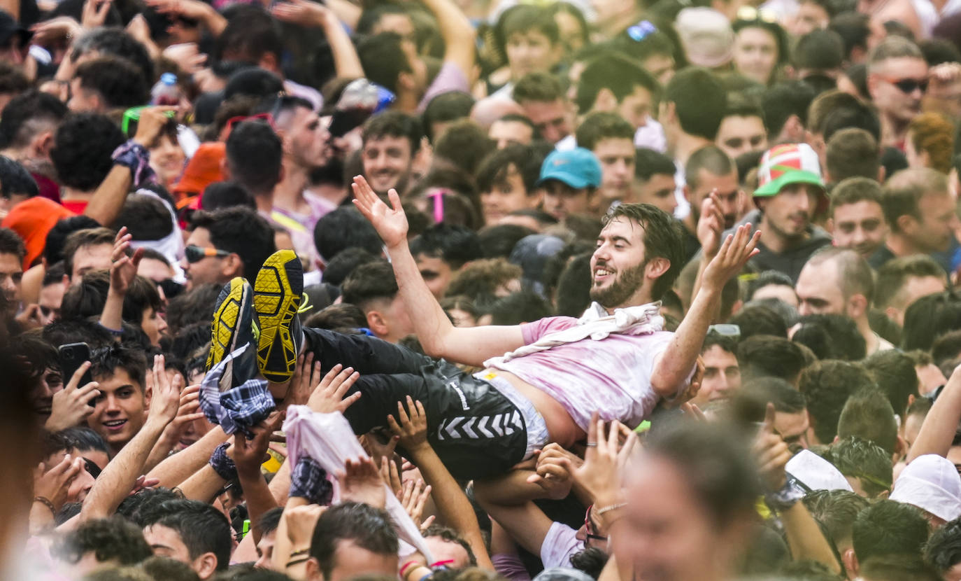 Las mejores fotos del Chupinazo y la Bajada de Celedón