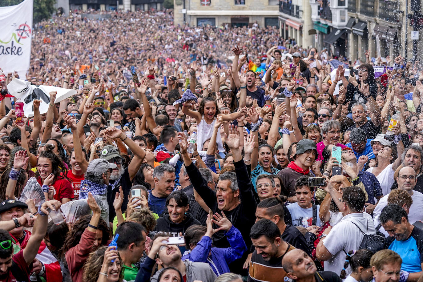 Las mejores fotos del Chupinazo y la Bajada de Celedón