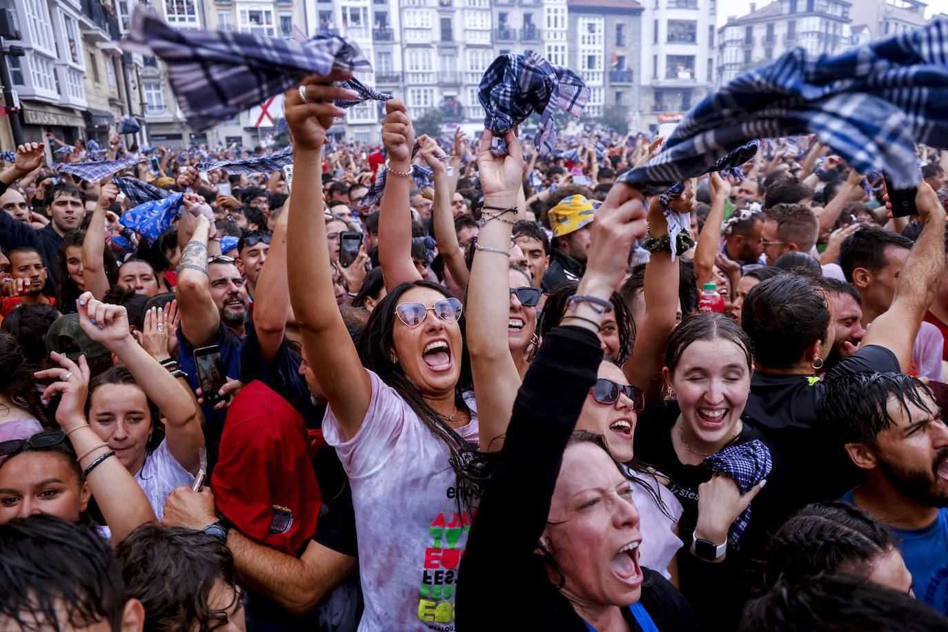 Las mejores fotos del Chupinazo y la Bajada de Celedón