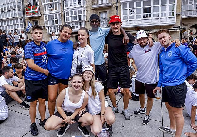Edurne Esteban, Malena Ortiz de Montoya, Aroa Andrés, Paula Camacho, Adrián Aguado,Iván Gallego, Gorka Fernández, Izaskun Legorguru y Moussa Aore.