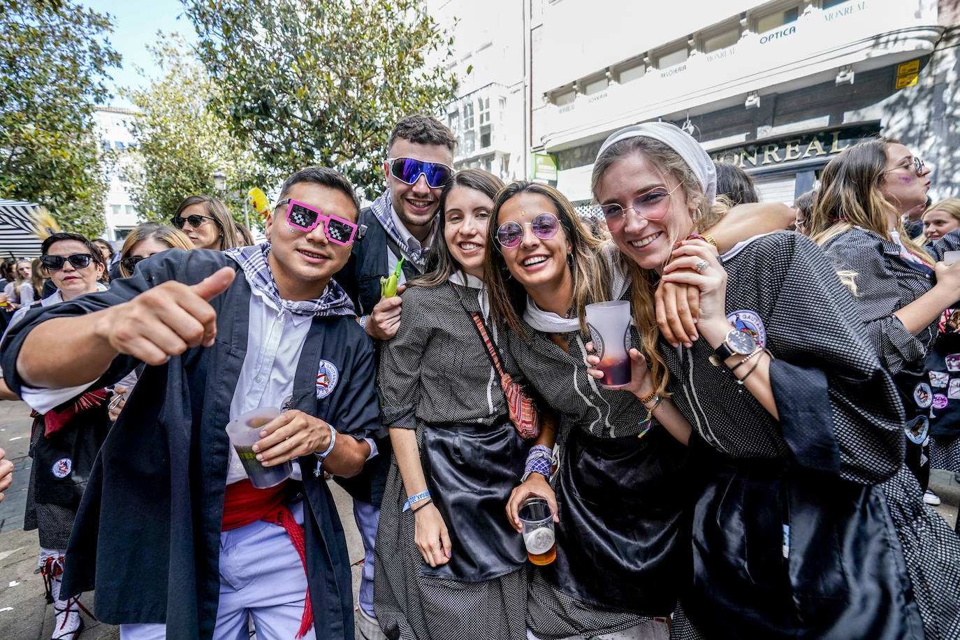 La fiesta sin fin de neskas y blusas