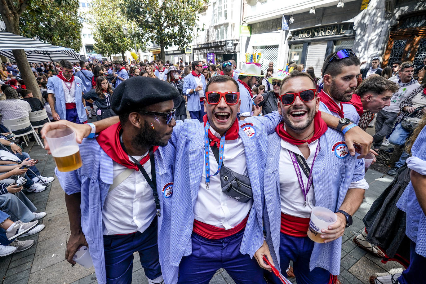 La fiesta sin fin de neskas y blusas