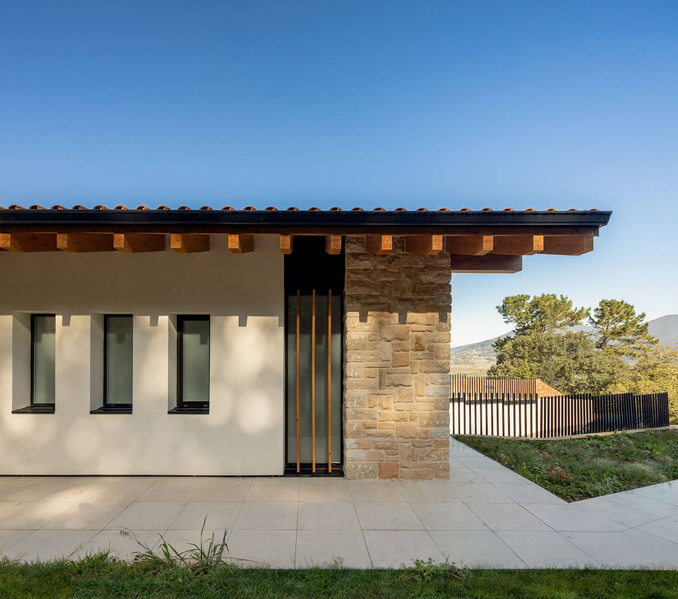 El magnífico chalet de una familia numerosa en Urdaibai entre clásico y moderno