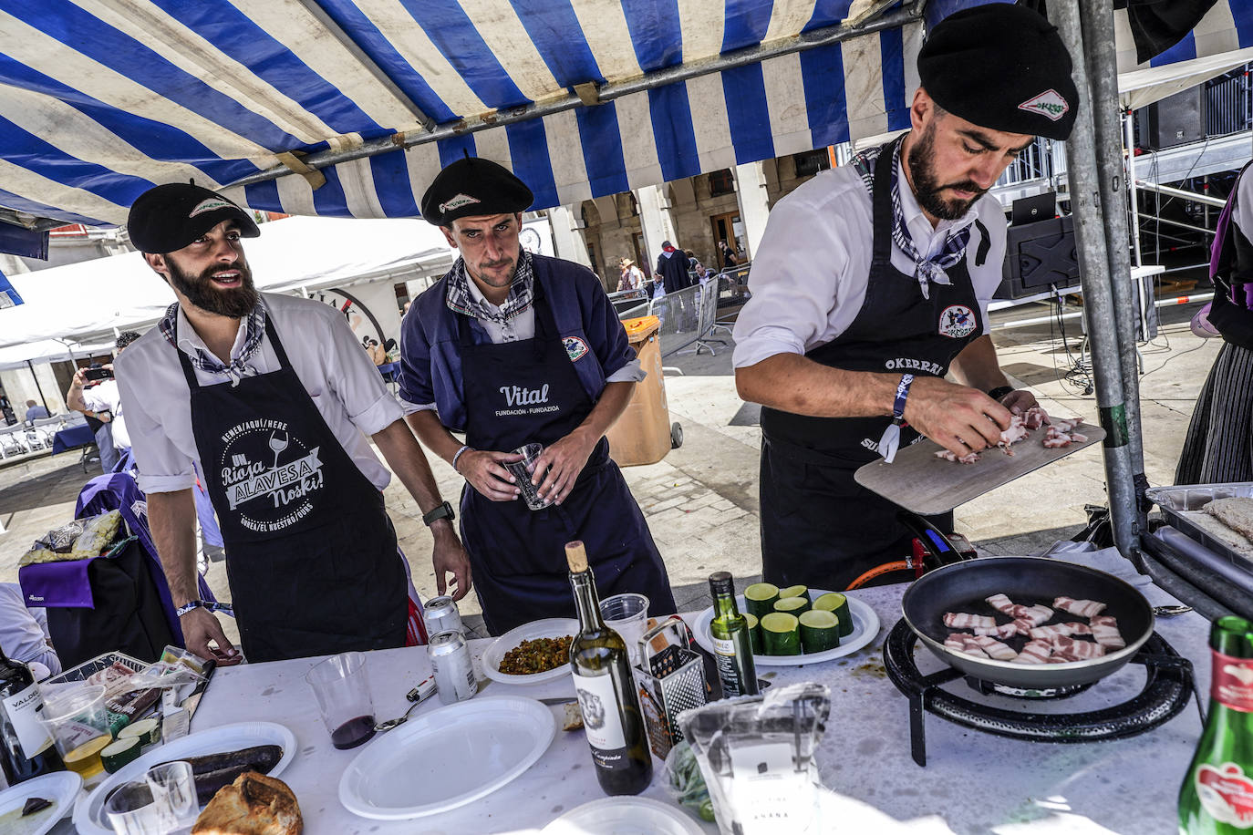 Las imágenes del Concurso Gastronómico de cuadrillas de blusas y neskas