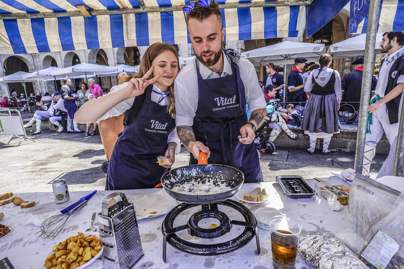 Las imágenes del Concurso Gastronómico de cuadrillas de blusas y neskas