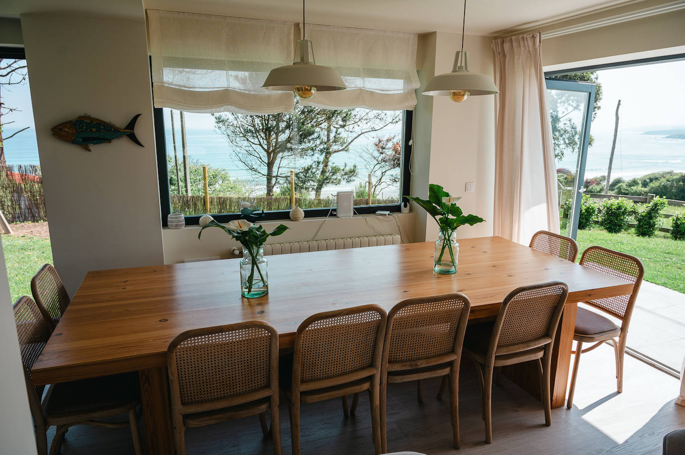 Zona del comedor, con acceso al porche.