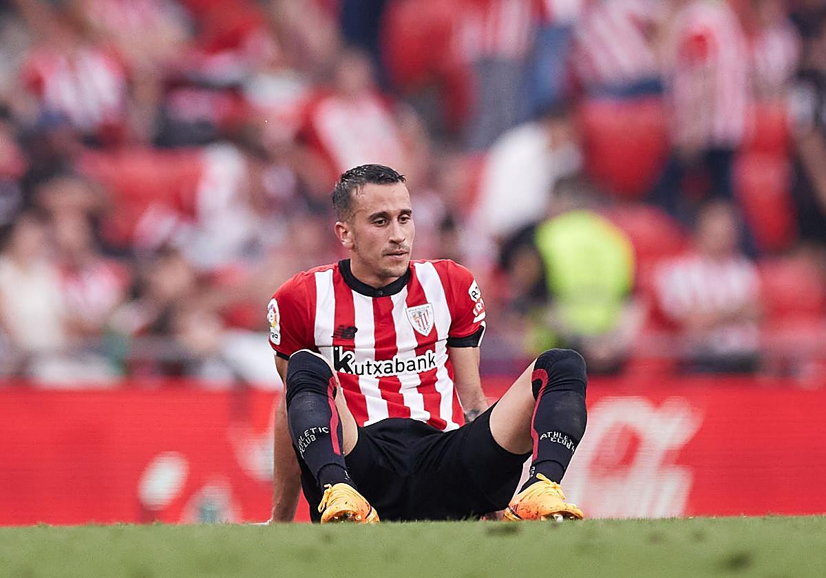 Álex Berenguer, la pasada campaña en el último partido en San Mamés, ante el Elche.