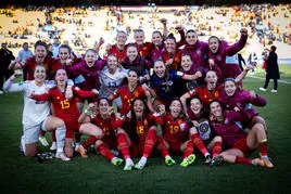 España a semifinales del Mundial de fútbol, dedicado «a todas las que picaron piedra»