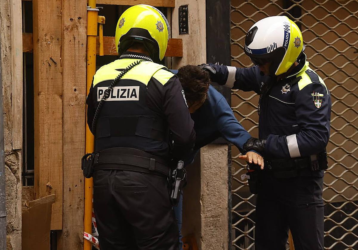 Intervención de la Policía Local de Vitoria anterior a los hechos de esta noticia.