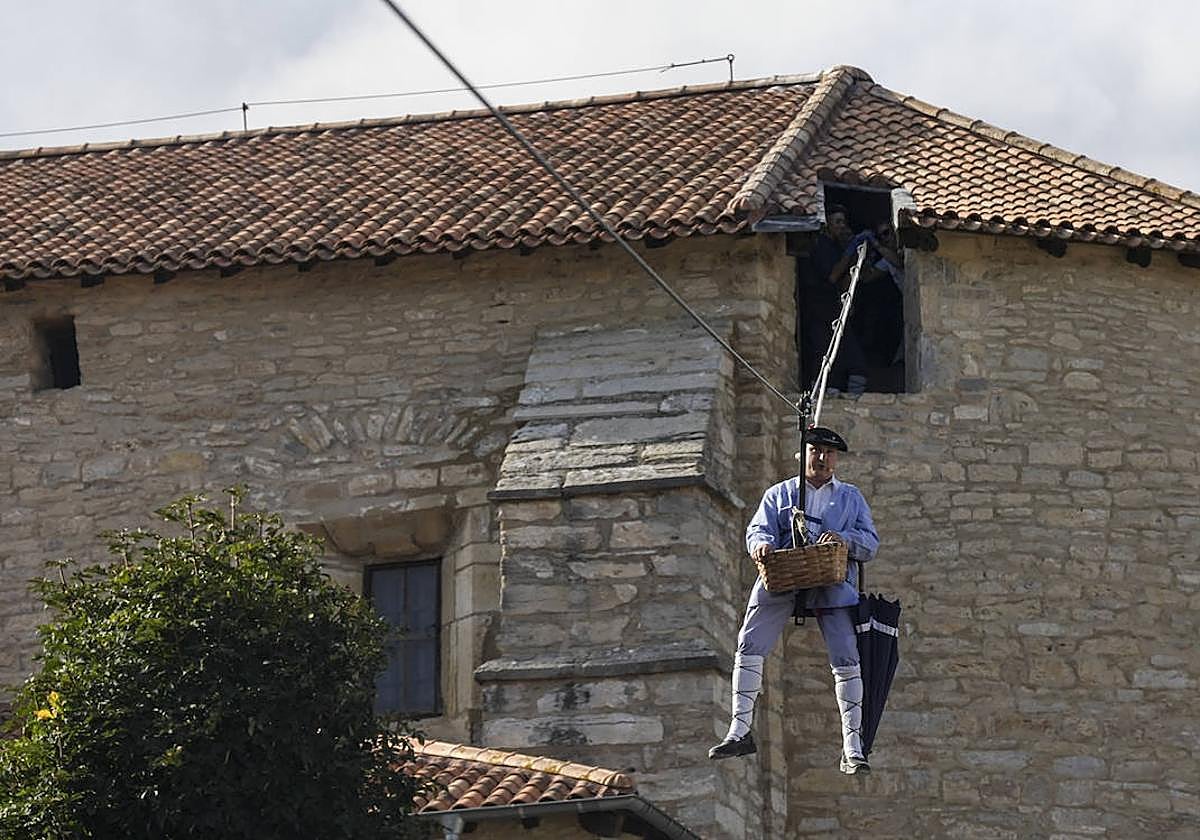 La Bajada del Brujo en Nanclares de la Oca, en imágenes