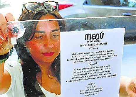 Imagen secundaria 1 - Buenas opiniones. Estar en los primeros puestos de webs de recomendaciones acerca muchos clientes en verano a Bocca y Carbón. | Casa Mima ve muy cómodo salir a comer en Miranda. | En Tómbola el menú fue muy demandado en pandemia.