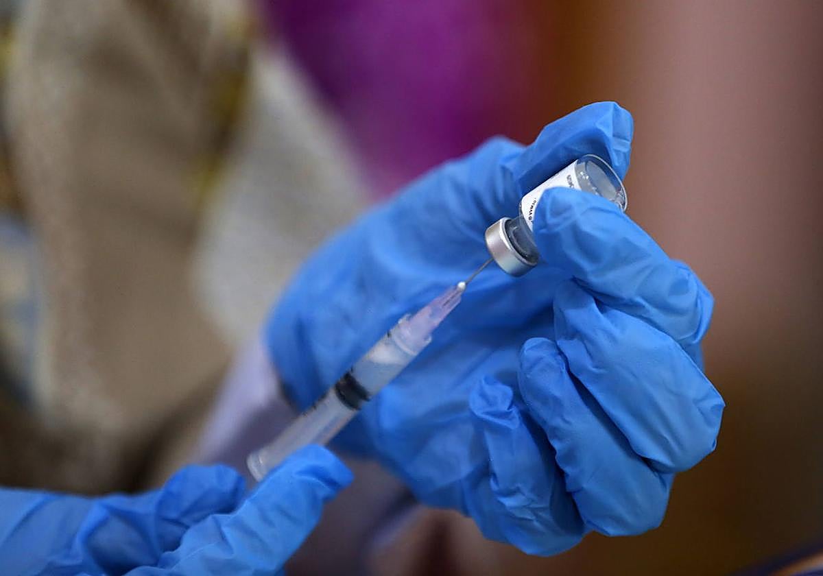 Osakidetza decidirá a partir de septiembre si administra otra dosis contra la covid