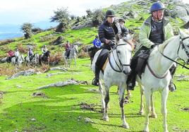 La propuesta está dirigida a personas con cierta experiencia a caballo.