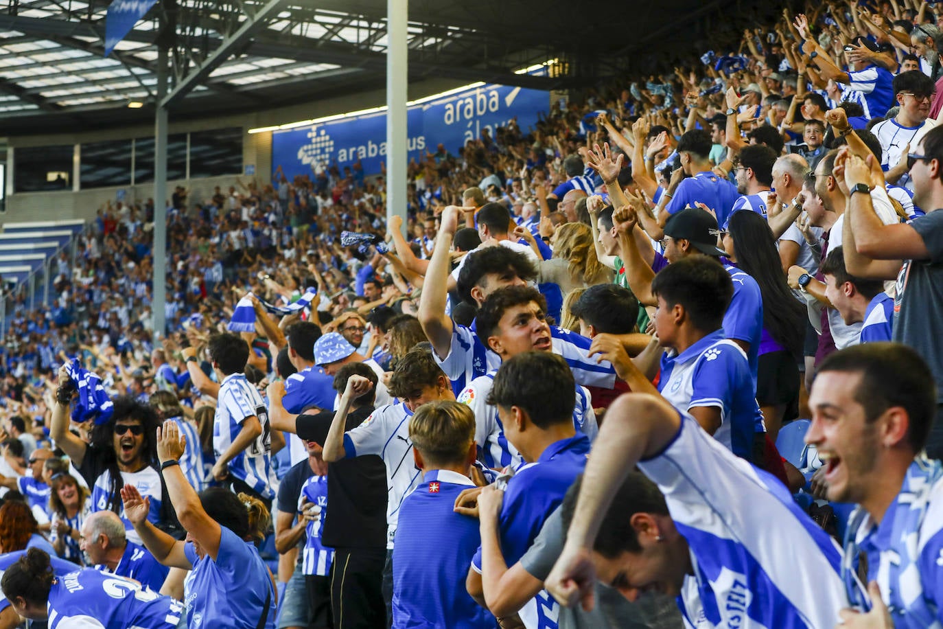 El fútbol de Primera vuelve a Mendizorroza