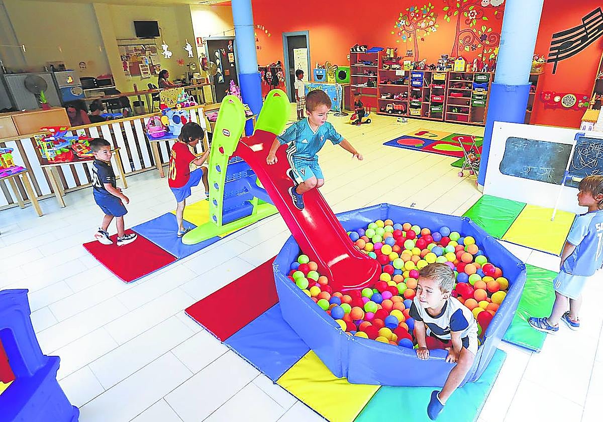 Ha habido opciones de diversión para niños y niñas de entre 3 y 12 años, y en todos los casos han sido fundamentales las actividades que se han llevado a cabo en el exterior para que los pequeños estuvieran en contacto con la naturaleza.