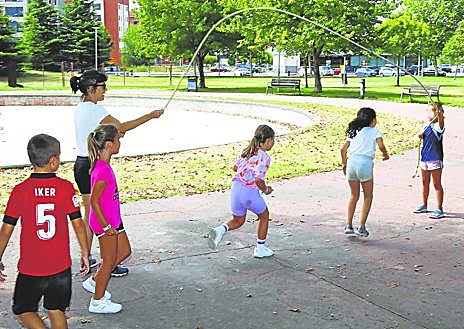 Imagen secundaria 1 - Los más pequeños se dan cita en la Ludo. 