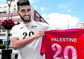 Yaser Hamed con la camiseta de la selección palestina en Leioa en 2019.