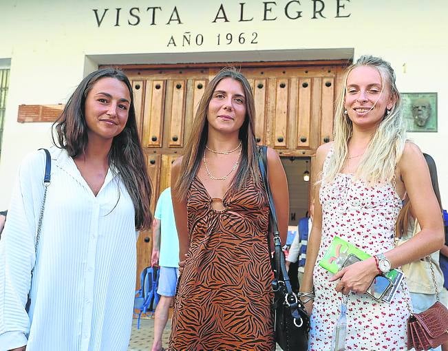 Ambre Causan, Rebecca Lambert y Ninon Labrousse.