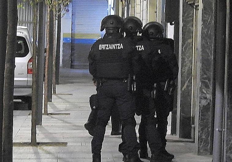 Pelea entre dos vecinos de Erandio a cuchillazos