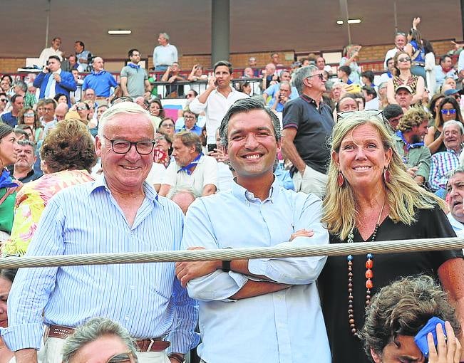 Toni y Nicolás Jobbe-Duval y Marta Fernández Valdes.