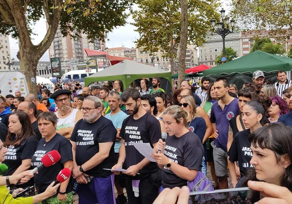 Bilboko Konpartsak lamenta que Aburto «no haga frente al matonismo» de la Policía