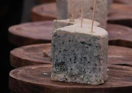 Pagan 30.000 euros por una pieza del mejor queso Cabrales del mundo