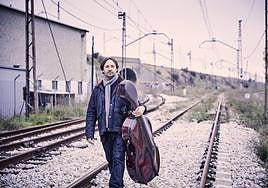 El chelista Josetxu Obregón.