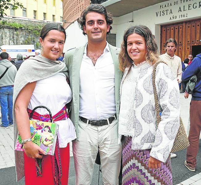 Marta Repáraz, Álvaro Gómez y Ana Repáraz.