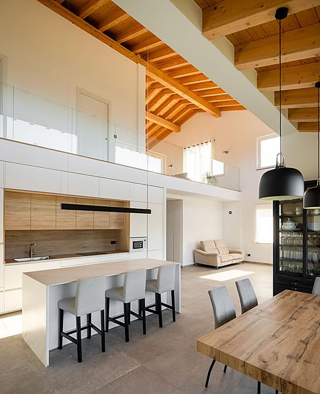 La cocina y el comedor de la vivienda del padre.