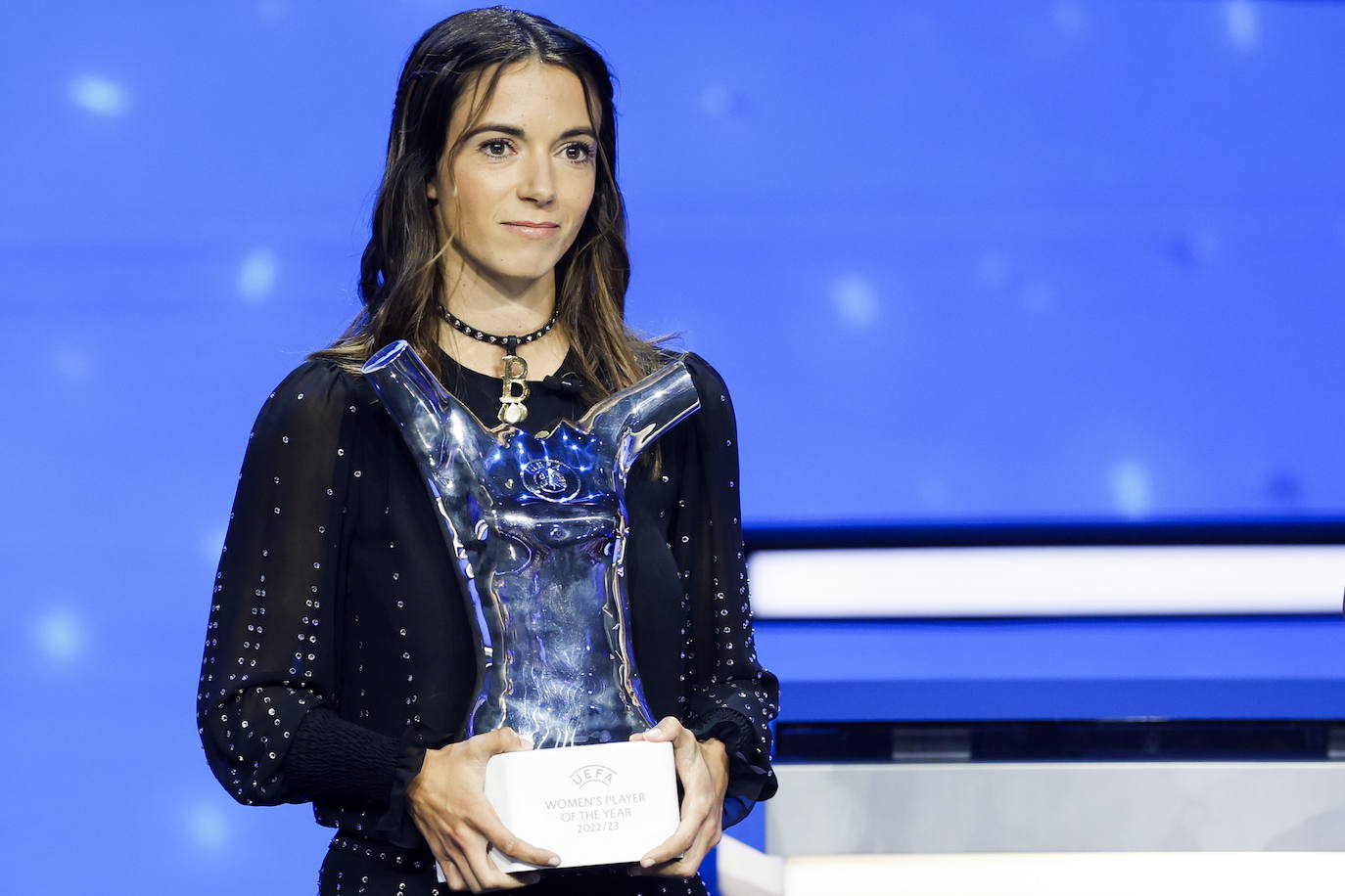 Aitana Bonmatí, nombrada jugadora del año UEFA: «Desde Jenni a todas las mujeres que sufren lo mismo, estamos con vosotras»