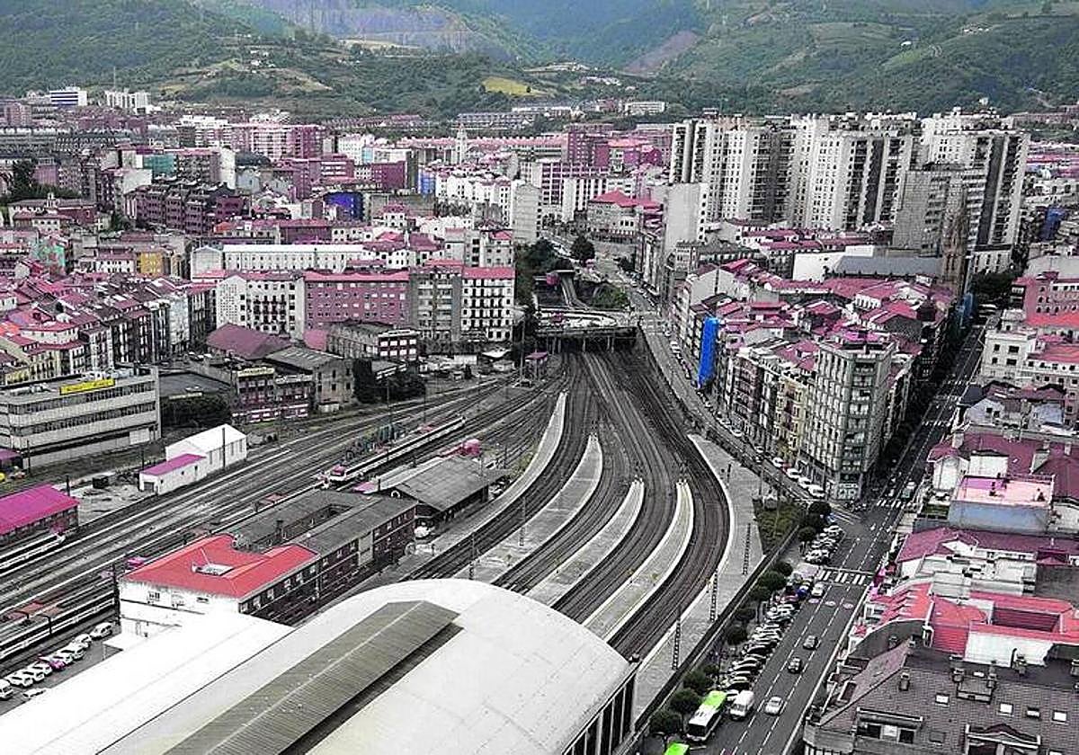 Imagen de las vías de Abando que serán soterradas.