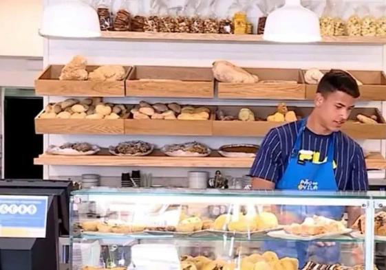 Matheus Nunes, en 2019 trabajando en la panadería familiar.