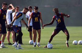 Simón y Nico Williams, con la selección en el Mundial de Qatar.