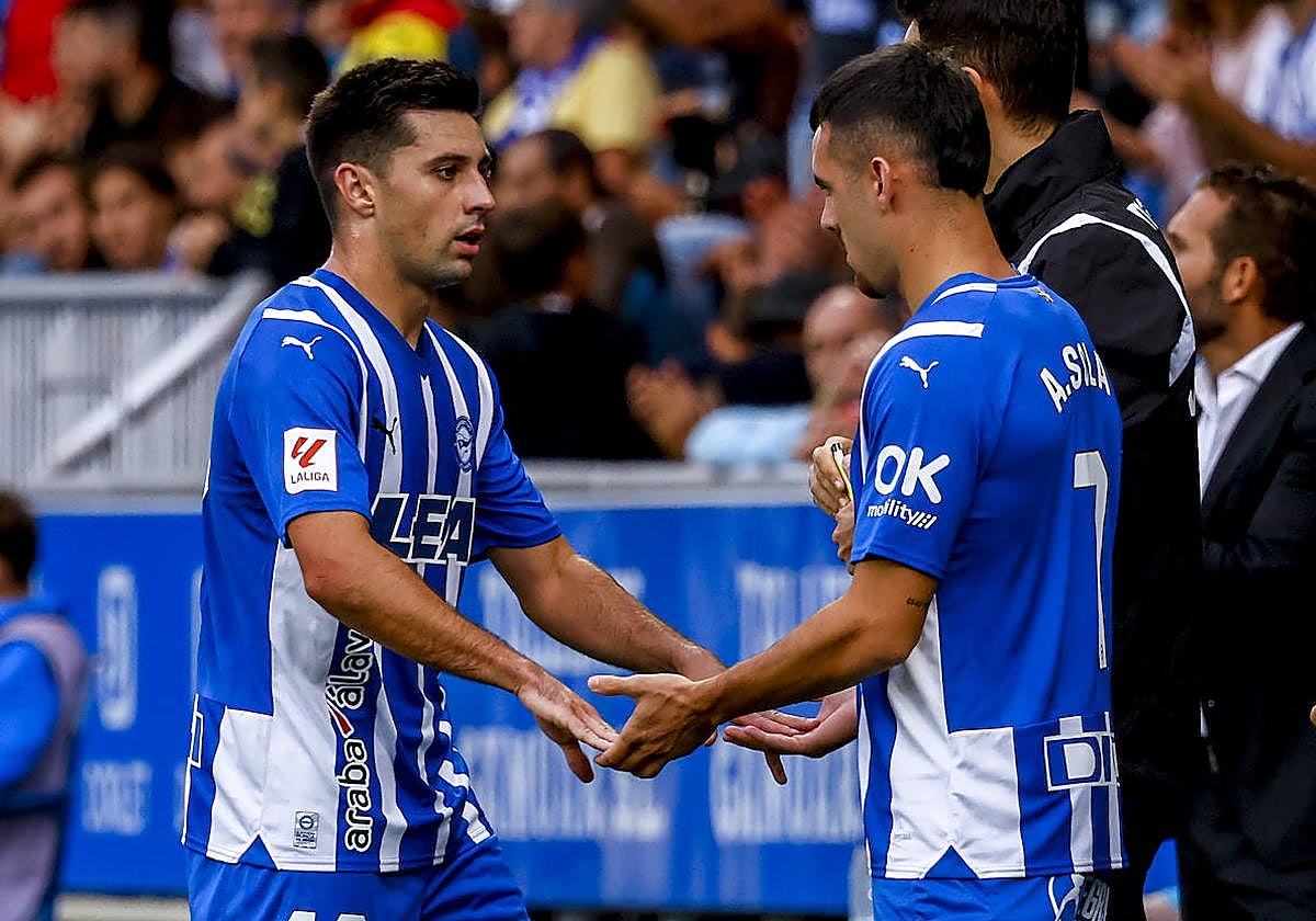 Álex Sola sustituye a Xeber Alkain.