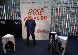 Miguel Bosé presenta su documental 'Bosé renacido' en el FesTVal.