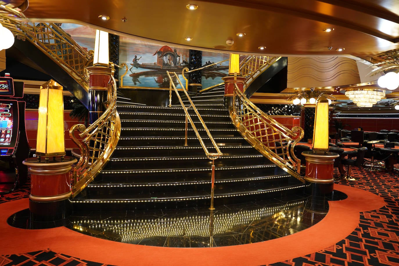 Así el MSC Fantasia, el colosal crucero que ha llegado a Getxo