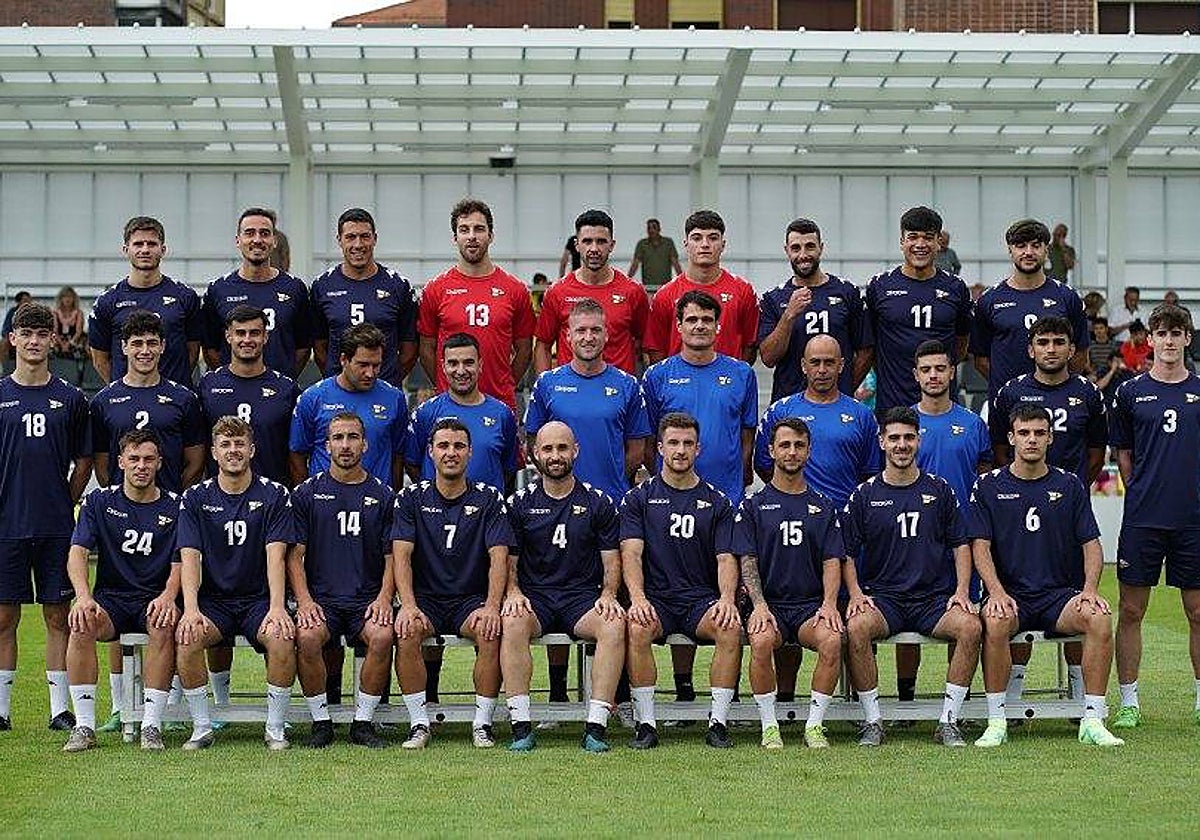 Presentación de la plantilla del Portugalete al inicio de la pretemporada.
