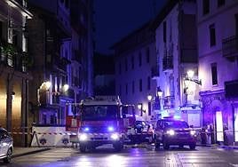 Los bomberos en el lugar del incendio.