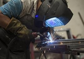 El coste laboral por hora se dispara por el alza del SMI y las cotizaciones