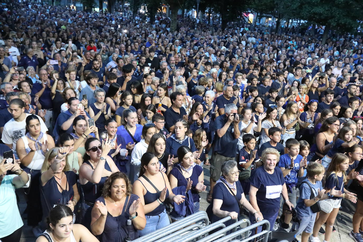 Bermeo rinde tributo a sus héroes