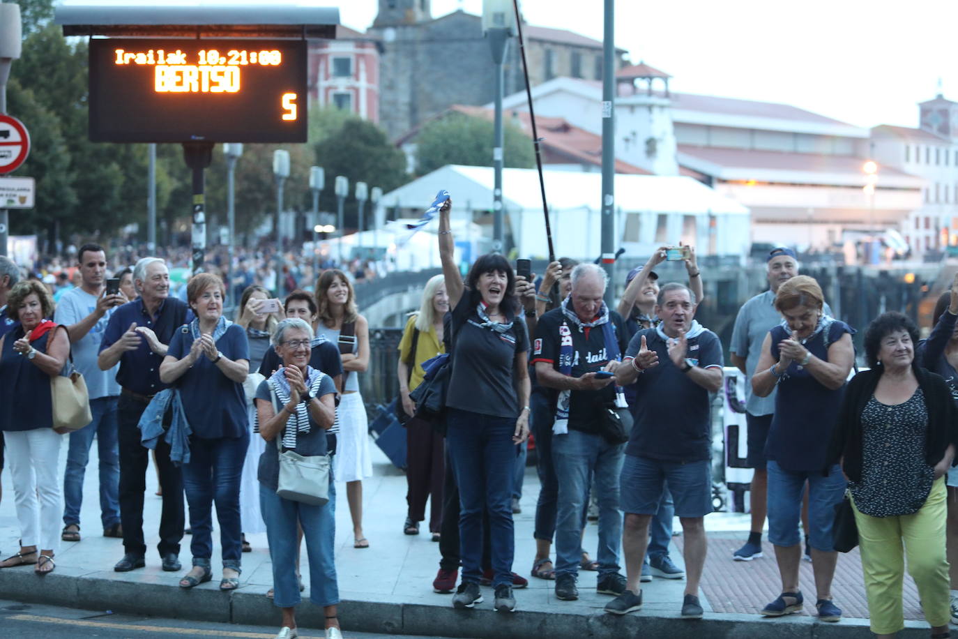Bermeo rinde tributo a sus héroes