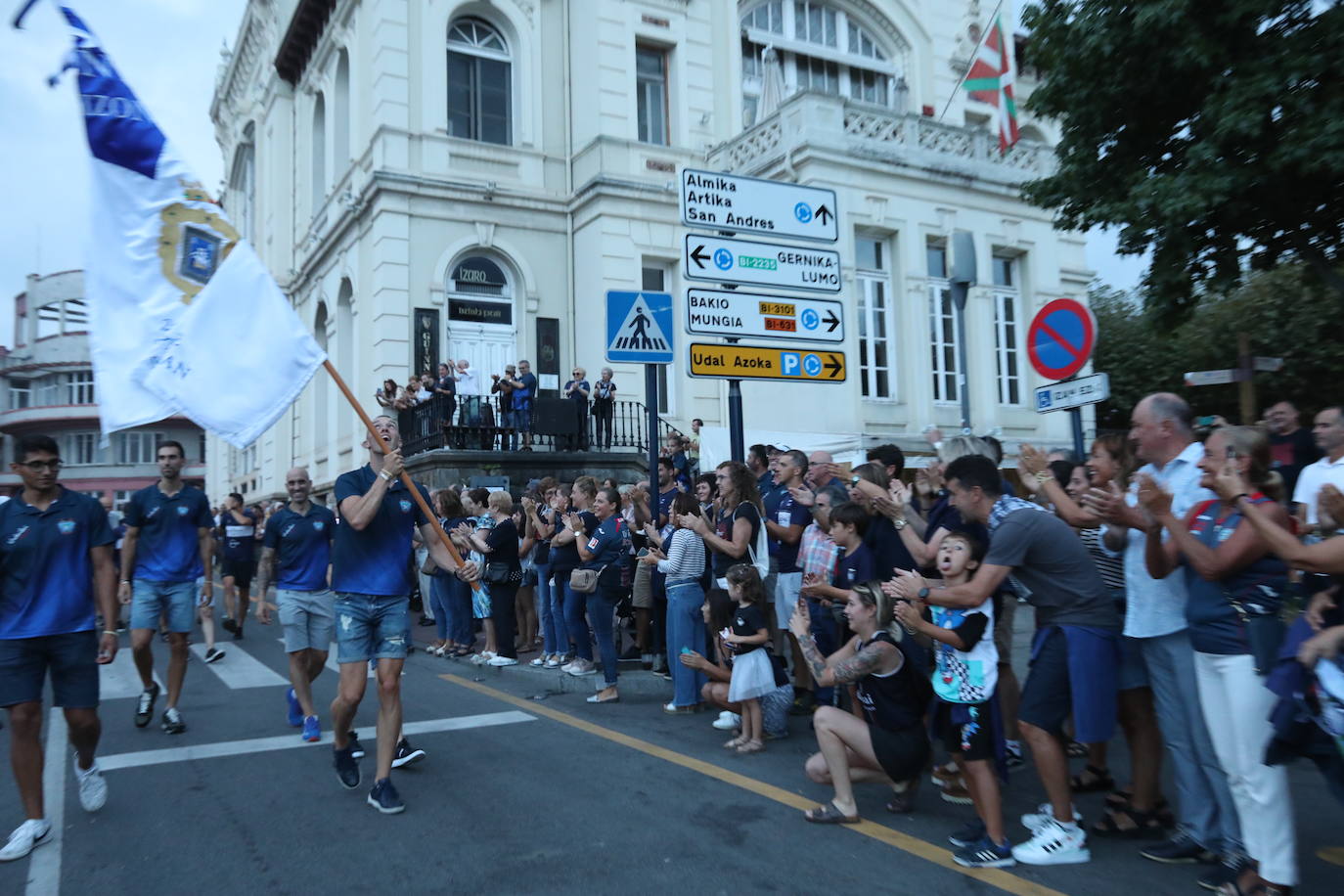 Bermeo rinde tributo a sus héroes