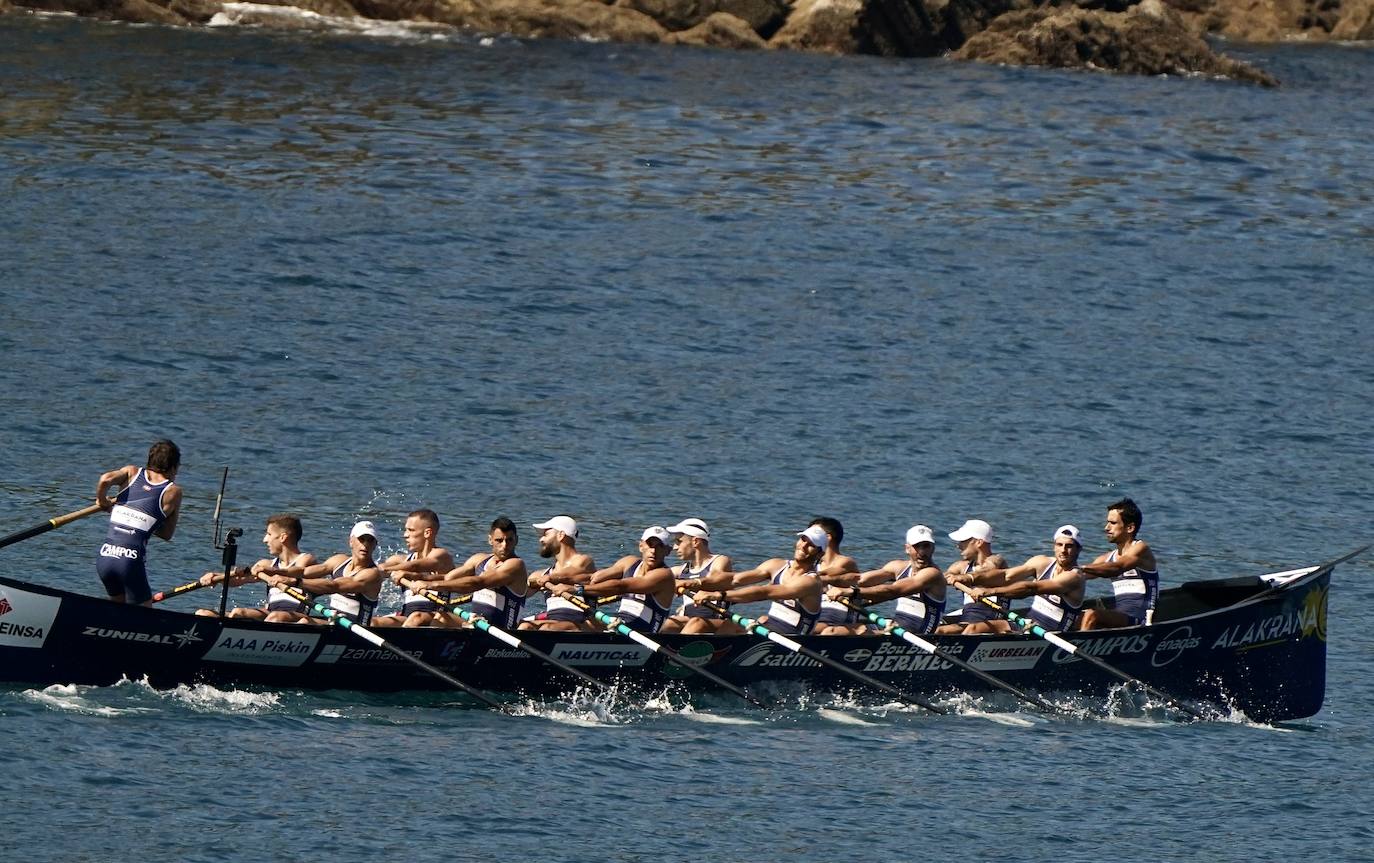 Las imágenes de la celebración de Urdaibai tras coronar La Concha