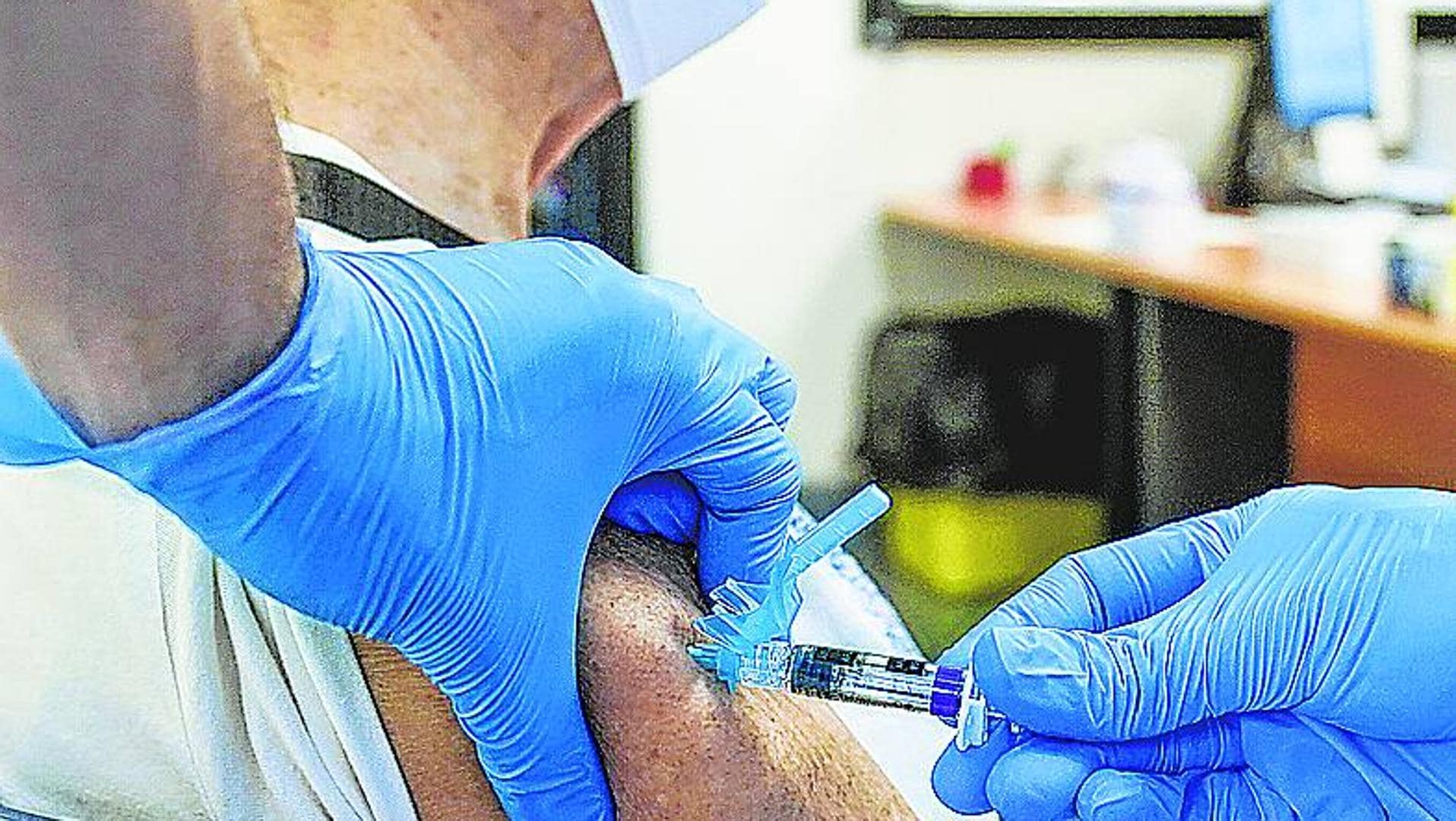 La campaña de vacunación de la gripe y el covid comenzará a finales de mes