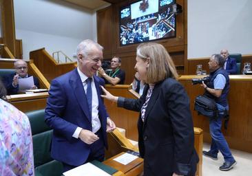 Urkullu recupera la idea de «nuevo estatus» y defiende la plurinacionalidad dentro de la Constitución