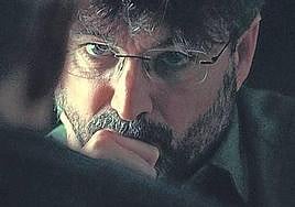 Jordi Évole frente a Josu Ternera en una imagen del documental.