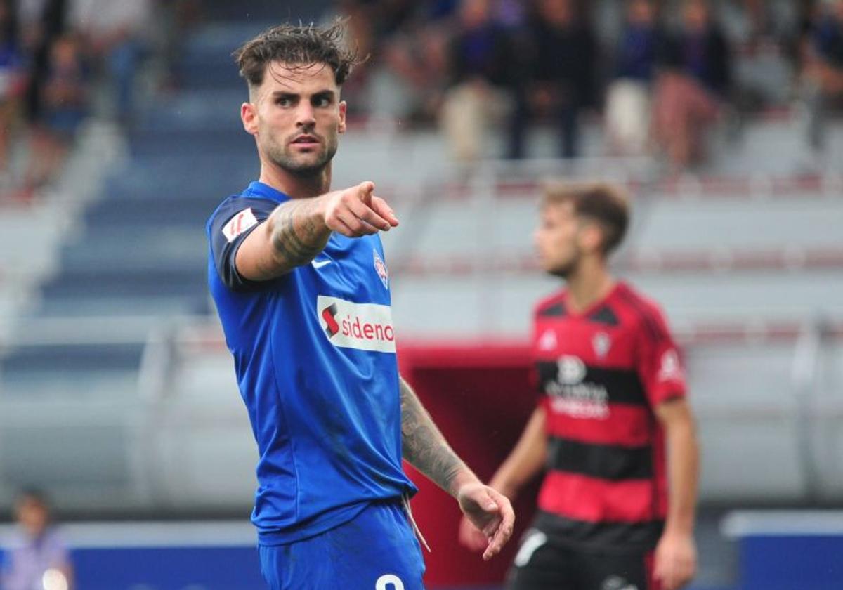 Eneko Jauregi, durante el choque de este domingo contra el Mirandés.