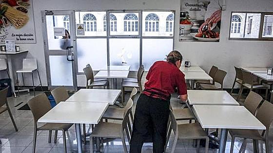 El HUA mejora en 76.000 euros anuales el contrato de las cafeterías de Txagorritxu y Santiago
