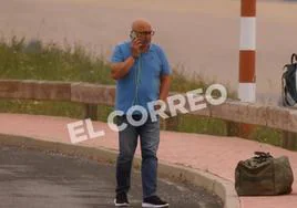 Alfredo De Miguel, minutos antes de entrar en la cárcel alavesa de Zaballa, el 6 de julio.