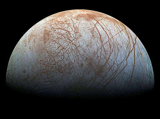 Confirman la presencia de dióxido de carbono, posible indicio de vida, en la superficie de la luna Europa